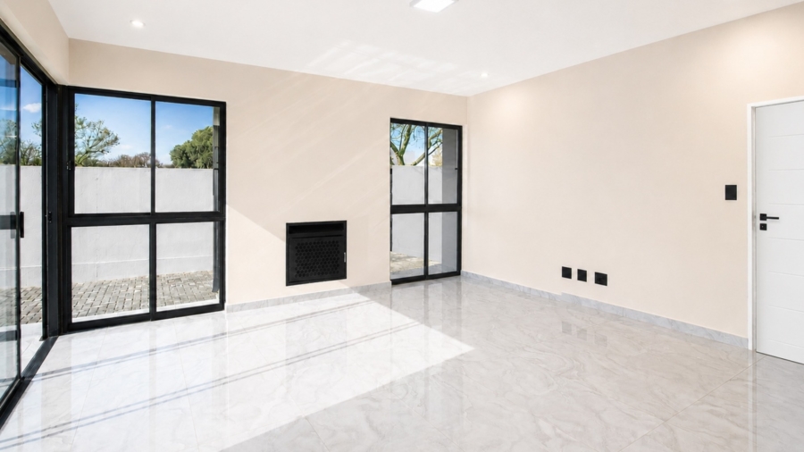 5 Bedroom Property for Sale in Meerhof North West